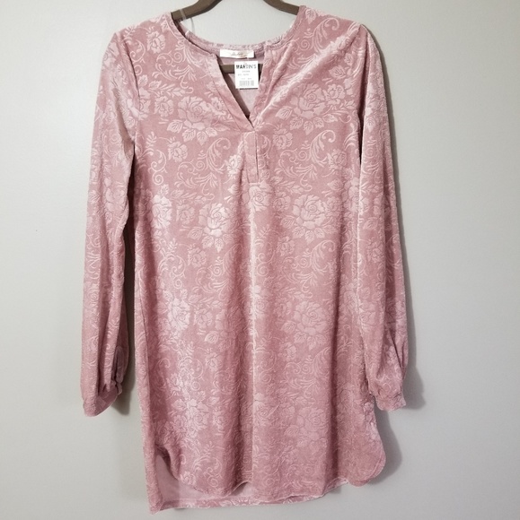 Andree Tops - 5/$25 Andree Rose V Neck Velvet Tunic Small